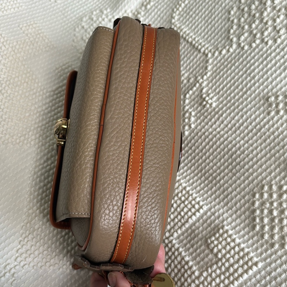 Rare Vintage Dooney and Bourke camera crossbody bag - Picture 8 of 16